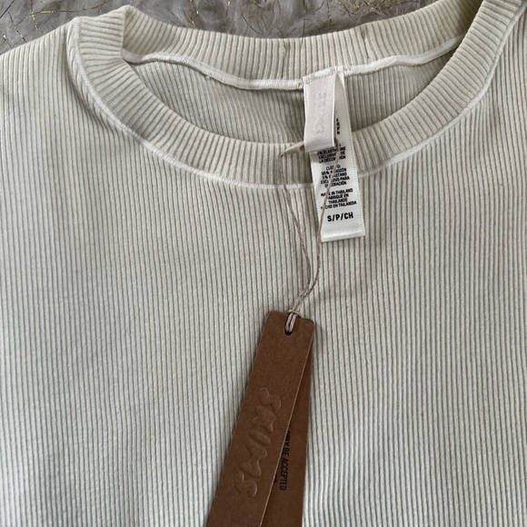 Skims Lounge Set - Picture 2 of 6